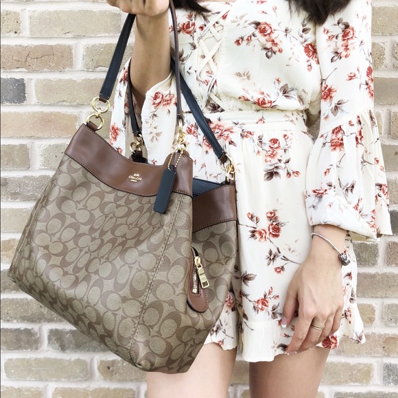 Gaby’sBags👜💕- NWT Coach Large Purse - Picture 3 of 6